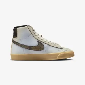 Nike | WMN'S BLAZER MID '77 PREMIUM { LT OREWOOD BRN/GUM YELLOW-TOPAZ GOLD