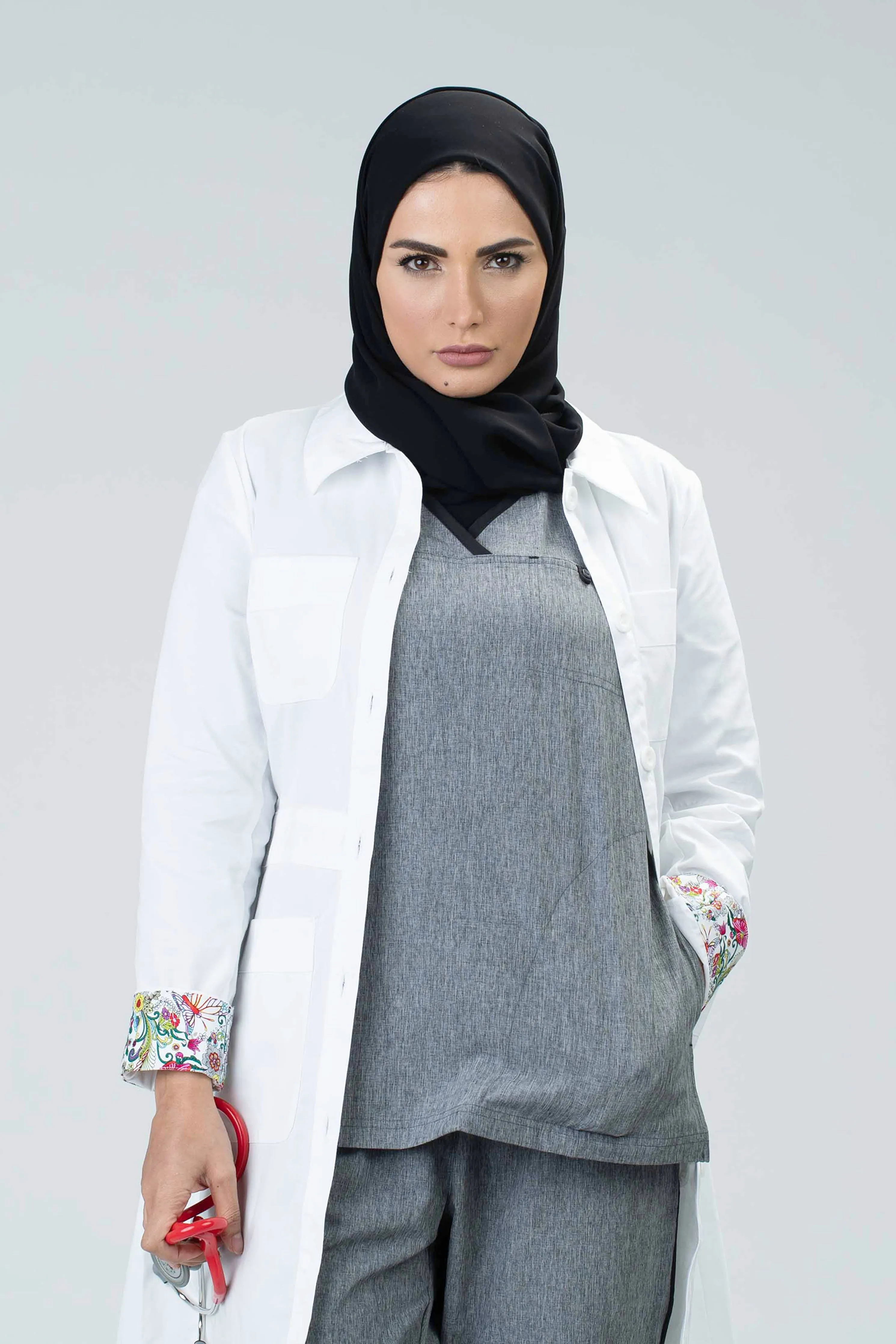 REBECCA Stylish fitted lab coat with beautiful facing on back of neck and interior cuffs